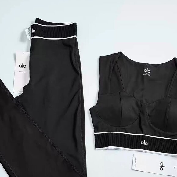 Alo Yoga Set Airlift Alignment Bra And High-Waist Alignment Legging Black Color - Picture 4 of 4